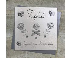 WHITE COTTON CARDS Drillinge Silber Drillinge Rasseln Congratulations IT S Triple die Fun New Baby Card, handgefertigt, Weiß