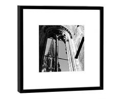 COGNOSCO Fotografie im Holzrahmen: Alte Nikolaikirche Hamburg-Fotodruck-Format 27 x 27 cm-Rahmenfarbe Hochwertiges Wandbild, Geschenkidee oder Souvenir aus der Hansestadt, Holz, Schwarz-Weiß, Rahmen