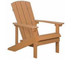 Gartenstuhl Heller Holzfarbton Holzwerkstoff breite Armlehnen Muskoka Adirondack Stil Terrasse