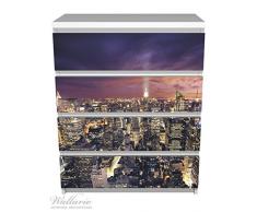 Wallario Möbelfolie / Aufkleber, geeignet für Ikea Malm Kommode - New York bei Nacht - Panoramablick über die Stadt mit 4 Schubfächern