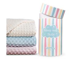 Hakuna Matte flauschige Babydecke, Geschenk zur Geburt – weiche Minky-Sherpa Kuscheldecke, Krabbeldecke & Kinderwagendecke für Junge & Mädchen in einer hochwertigen geschenkbox – 100x80cm, beige