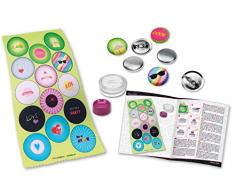 Lena 42566 - Bastelset Button Style Pin, Komplettset für coole Buttons mit 10 Metall Knöpfe, Werkzeug, 14 Textilvorlagen mit tollen Designs und Sprüchen, Mode Styling Set für Kinder ab 8 Jahre