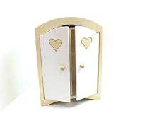 Gebrüder Vinkelau GmbH Puppenkleiderschrank inkl. 5 Kleiderbügeln / Material: Holz / Farbe: Natur/Weiss / Maße: 44,5 x 21,5 x 61 cm / Gewicht: 8,1 kg