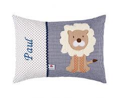 Glückspilz Namenskissen Babykissen I Löwe I mit Namen personalisiert I Geschenk zu Geburt, Taufe, Geburtstag I verschiedene Farben und Größen (Dunkelblau, 30 x 45 cm)