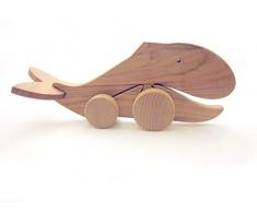 Ziehtier, Moby der Ziehwal aus Holz, Nachziehspielzeug