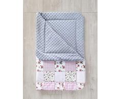 LOOLAY® Zweiseitige warm Babydecke solo/oder mit Bärchen KISSEN Decke 80 x 100 cm 100% Baumwolle/MINKY Kinderwagendecke Krabbeldecke Kuscheldecke (Patchwork rosa/MINKY grau)