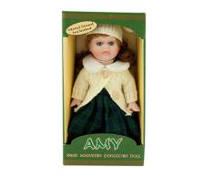 8 Amy stehende Porzellan Puppe mit Aran Pullover Aran Mütze und Tartan Rock