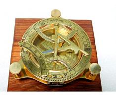 Kompass mit Sonnenuhr, Messing, 10,2 cm, voll funktionsfähig, zur Navigation, maritim, antiker Vintage-Stil