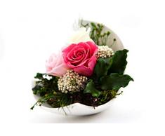 Rosen-Te-Amo Premium Blumenstrauß aus 3 konservierte Rosen in Porzellan Vase; Infinity Blumen in der Keramik: mit Liebe handgefertigt – 3 Jahre haltbar ohne Wasser