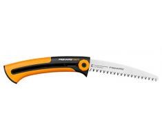 Fiskars Handsäge für frisches Holz, Grobzahnung, Sägeblattlänge: 16 cm, Einziehbar, Rostfreies Stahl-Sägeblatt, Schwarz/Orange, Xtract, SW73, 1000613