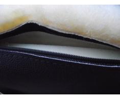 Förster-Fellnest Sitzkissen zur Druckentlastung - Rollstuhlkissen/Rollstuhlauflage Spezial - Echtes Lammfell/Lammfellkissen mit viskoelastischem Komponentenkern