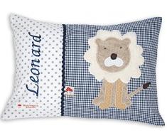Glückspilz Namenskissen Babykissen I Löwe I mit Namen personalisiert I Geschenk zu Geburt, Taufe, Geburtstag I verschiedene Farben und Größen (Dunkelblau, 25 x 35 cm)