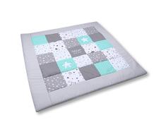 Amilian Krabbeldecke Patchworkdecke ideal als Spieldecke Laufgittereinlage Decke Kuscheldecke schön gepolstert mit Namen und Datum bestickt, ideal als Geschenk (M062) (105x105cm)