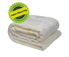 VOYAL LINNEN Kuscheldecke WOHLIG | dünn und extra weich | Flauschige Tagesdecke 150 x 200cm Microfaser Flanell | Große Wohndecke (Vanille)