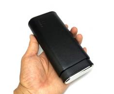 Zigarren Humidor Zigarrenluftbefeuchter Zigarrenschachtel, Kompakte Reise Tragbare Zigarettenetui Zedernholz Mit Hochwertigem Leder Oberfläche Gefüttert, mit Zigarrenabschneider Kann 3 Zigarren Aufneh