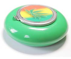 Zigaretten Taschenascher rund aus Metall mit Verzierung und Deckel in Grün Taschenaschenbecher Reise-Aschenbecher unterwegs draußen Büro Arbeit Auto zuhause to go EINWEG - verpackt(Grün)