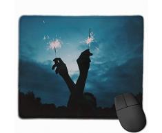 Person mit zwei Wunderkerzen Rutschfeste Einzigartige Designs Gaming Mouse Pad Schwarzes Stoff Rechteck Mousepad Art Naturkautschuk Mausmatte mit genähten Kanten