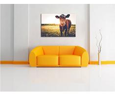 Einzelne Kuh auf Butterblumenwiese in der Abendsonne, Format: 80x60 auf Leinwand, XXL riesige Bilder fertig gerahmt mit Keilrahmen, Kunstdruck auf Wandbild mit Rahmen, günstiger als Gemälde oder Ölbild, kein Poster oder Plakat