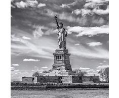 Artland Qualitätsbilder I Glasbild New York City Wandbild Schwarz-Weiß Fotografie 50x50 cm Bild Freiheitsstatue Städtebild Monochrom USA Amerika H5XT