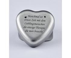 Duftkerze Teelicht Vanille in Herzform mit Gravur Spruch Manchmal ist etwas Zeit mit dem Lieblingsmenschen die einzige Therapie die Man braucht auf dem Deckel als Geschenk