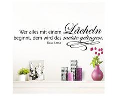 Wandaro Wandtattoo Zitat Wer Alles mit einem Lächeln beginnt I schwarz (BxH) 80 x 25 cm I Wohnzimmer Schlafzimmer Flur Aufkleber Wandsticker Wandaufkleber W3310