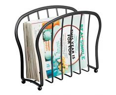 mDesign dekorativer Zeitungshalter für Zeitschriften, Bücher oder Tablets – freistehender Zeitschriftensammler fürs Wohnzimmer oder Bad – eleganter Zeitungskorb aus Metalldraht – schwarz