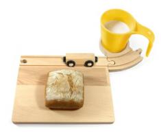 Eisenbahn Frühstücks Set (gelb) Frühstücksset - Brettchen Holzbrettchen Frühstücksbrettchen mit Tasse Schneidebrett Vesperbrettchen für Kinder