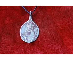 Amulett aus einem Sahnelöffel Friesenmuster - Schmuck Silberbesteck
