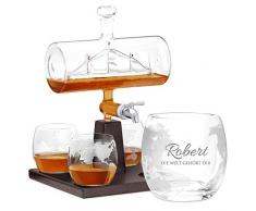 Murrano Whisky Karaffe mit Gravur - Schiff mit Edelstahl-Wasserhahn, 1000 ml - 4er Whiskygläser Set - Whisky Dekanter - Personalisiert - Die Welt gehört Dir