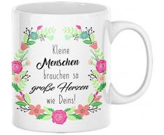 TassenSachen Danke-Tasse Kleine Menschen brauchen so große Herzen wie Deins - zum Kindergartenabschied für Erzieherin oder Kindergärtnerin - mit Grußkarte - Kaffeetasse Teetasse ca. 330 ml