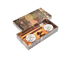 Quantum Abacus Edles Eßstäbchen-Set Doppelter Karpfen aus geschnitztem Holz mit 2 Paar Stäbchen, 2 Stäbchenhalter, 2 Keramik-Schälchen, in Geschenkschachtel, Mod. I_S2-B-W-13