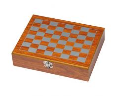 Spieleset / bestehend aus Flachmann mit Gravur, Schach- und Kartenspiel