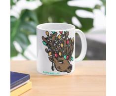 Lassen Sie uns anzünden. Weihnachtsbeleuchtung. Lustige Hirsche. Coole Weihnachtstiere. Tasse