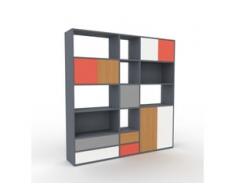 Holzregal Anthrazit - Modernes Regal aus Holz: Schubladen in Weiß & Türen in Rot - 190 x 195 x 35 cm, Personalisierbar