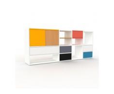 Bücherregal Weiß - Modernes Regal für Bücher: Schubladen in Weiß & Türen in Gelb - 193 x 80 x 35 cm, konfigurierbar