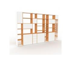 Holzregal Buche - Modernes Regal aus Holz: Schubladen in Weiß & Türen in Weiß - 380 x 233 x 35 cm, Personalisierbar