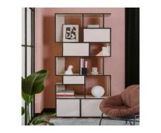 Individualisierbares Bücherregal aus Spanplatte in Beige. Moderne Designer-Möbel nach Maß.