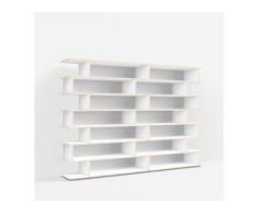 Individualisierbares Bücherregal aus Massivholz in Weiß. Moderne Designer-Möbel nach Maß.