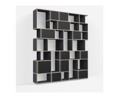 Individualisierbares Bücherregal aus Massivholz in Schwarz. Moderne Designer-Möbel nach Maß.
