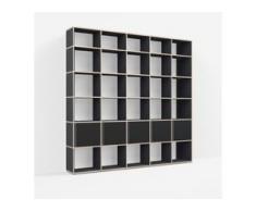 Individualisierbares Bücherregal aus Massivholz in Schwarz. Moderne Designer-Möbel nach Maß.