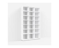 Individualisierbares Bücherregal aus Spanplatte in Weiß. Moderne Designer-Möbel nach Maß.