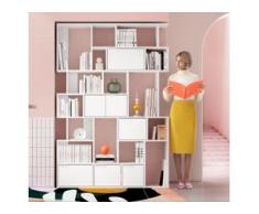 Individualisierbares Bücherregal aus Spanplatte in Weiß. Moderne Designer-Möbel nach Maß.