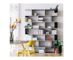 Individualisierbares Bücherregal aus Multiplexplatte in Schwarz. Moderne Designer-Möbel nach Maß.