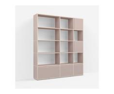 Individualisierbares Bücherregal aus Spanplatte in Rosa. Moderne Designer-Möbel nach Maß.