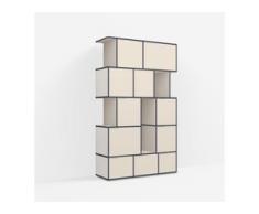 Individualisierbares Bücherregal aus Spanplatte in Beige. Moderne Designer-Möbel nach Maß.