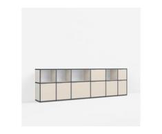 Konfigurierbare Kommode mit Schubladen. Aus Spanplatte in Beige.