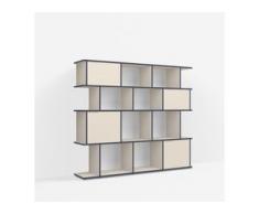 Individualisierbares Bücherregal aus Spanplatte in Beige. Moderne Designer-Möbel nach Maß.