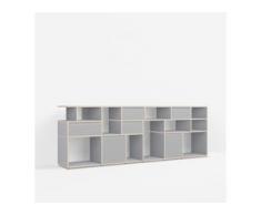 Konfigurierbare Kommode mit Schubladen. Aus Multiplexplatte in Grau.