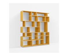 Individualisierbares Bücherregal aus Spanplatte in Gelb. Moderne Designer-Möbel nach Maß.