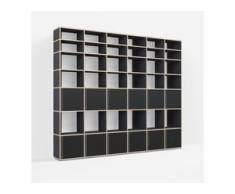 Individualisierbares Bücherregal aus Massivholz in Schwarz. Moderne Designer-Möbel nach Maß.